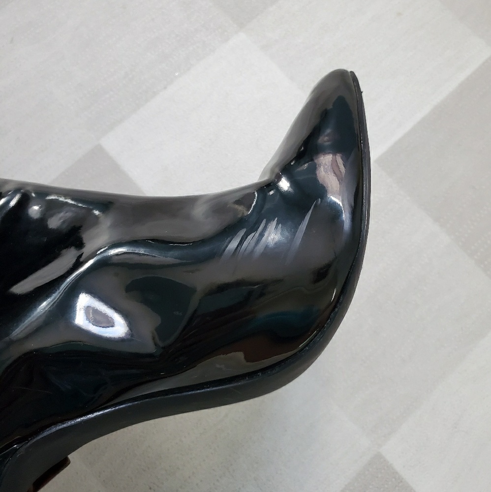 Heels - Picture 8 of 8